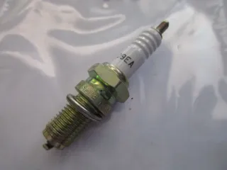 R1889 NGK D9EA Honda CB 125 XL 125 XR 125 Zündkerzen Ø 12 mm Motor - Bild 3