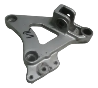 Suzuki GSX-R 750 GR 75 A Knicker Fußrastenhalter vorne rechts - Bild 3
