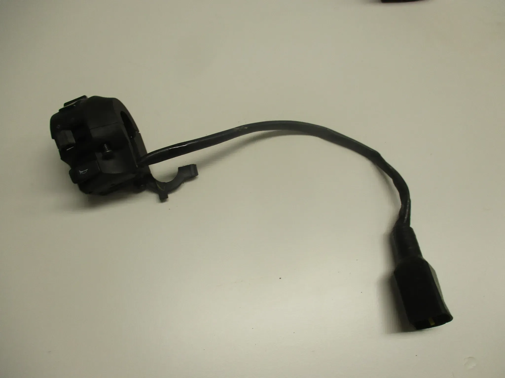 Suzuki GSX-S 125 WDLO Lenkerschalter Lenkarmatur links Lenker switch left - Bild 1