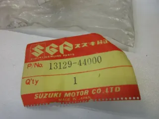S132 Suzuki GS 400 Ansaugstutzen Luftfilter Vergaser Flansch Adapter 13129-44000 - Bild 4