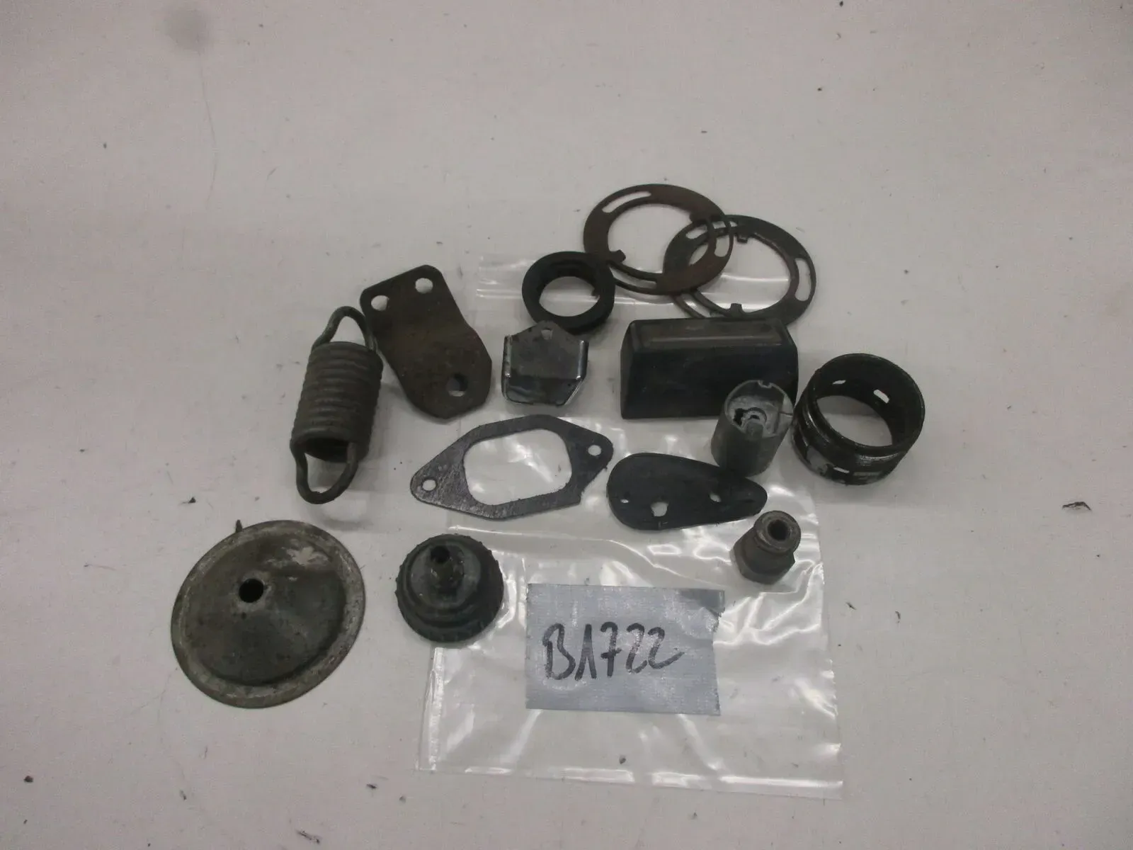 Kleinteile Feder B1722 MZ TS 250 Motorenteile Konvolut Motor - Bild 1