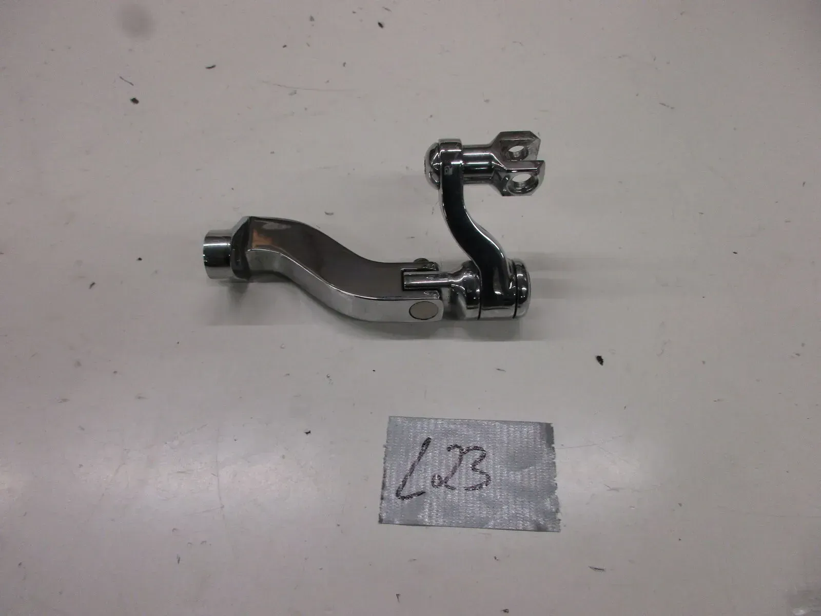 Fußrastenhalter Fußraste L23. Harley Davidson Fußrastenaufnahme Fussraste rechts - Bild 1
