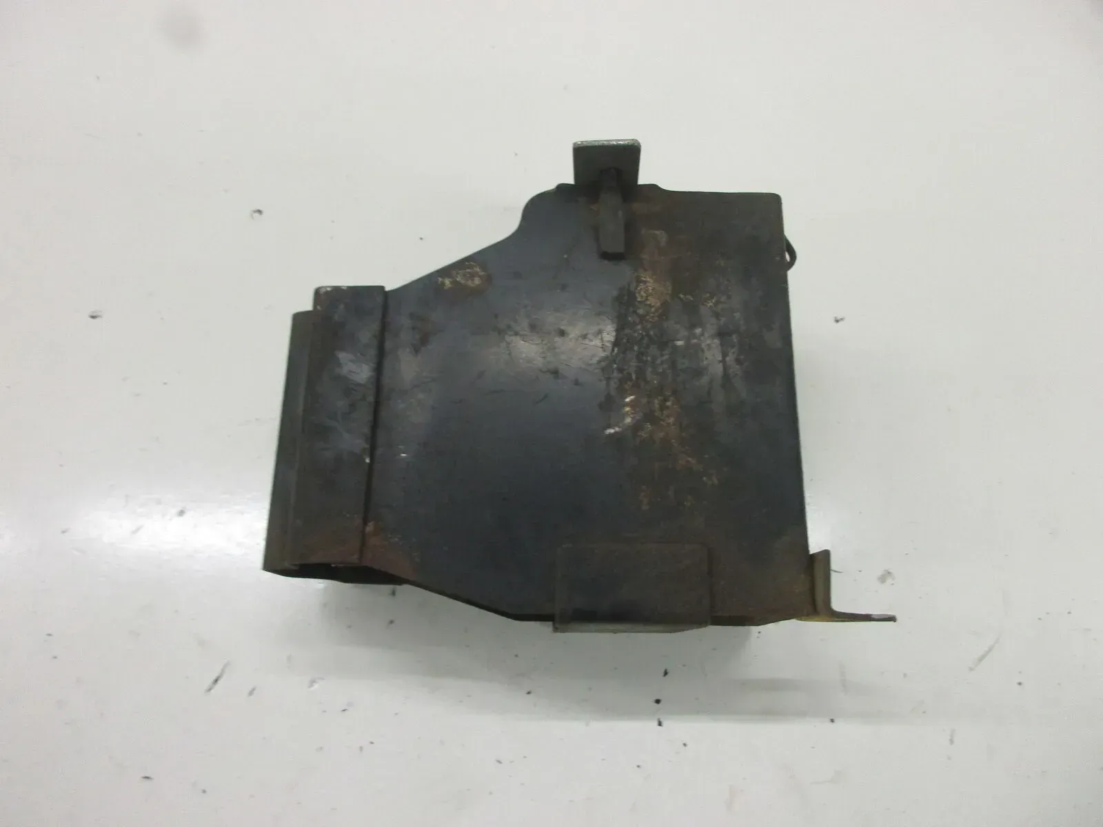 1. Suzuki GT 250 Ram Air Batteriefach Batteriehalter Rahmen Batterie Träger - Bild 1