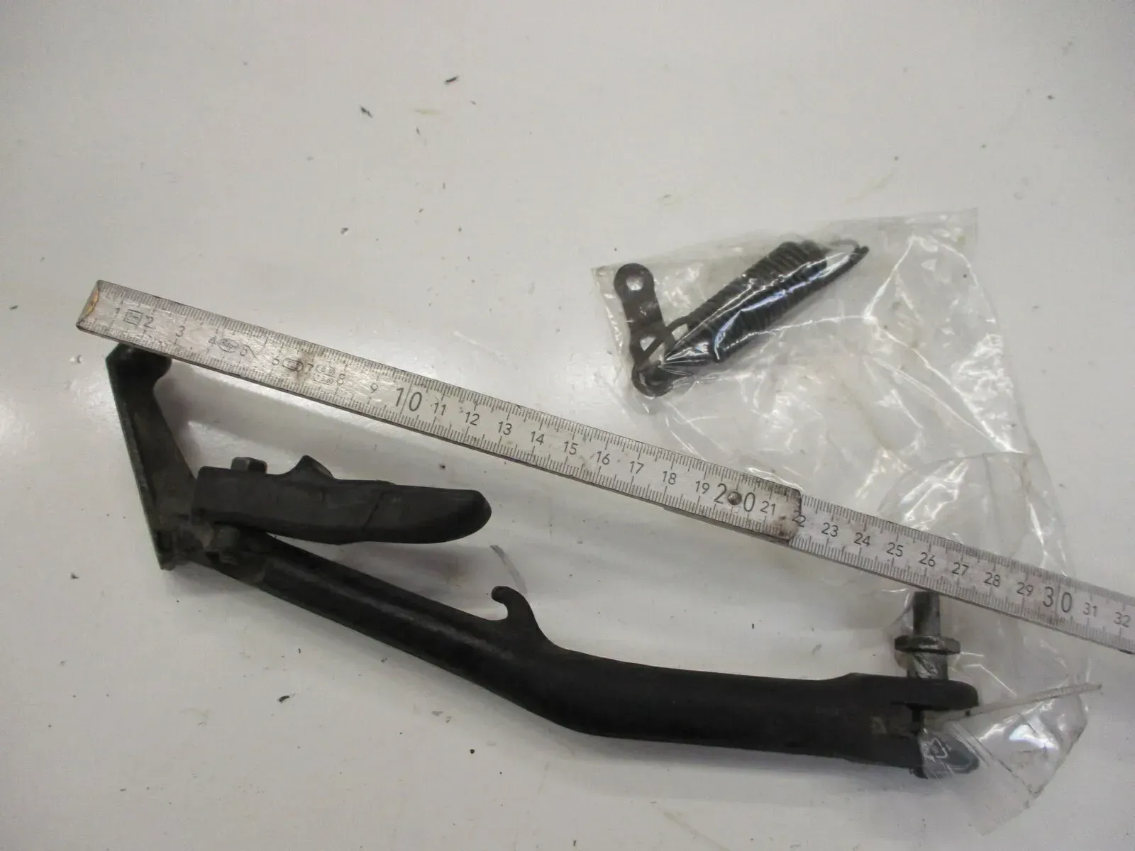 3. Honda CB 900 F_F2 Bol d`Or SC01 Seitenständer mit Gummi Federn und Bolzen - Bild 1