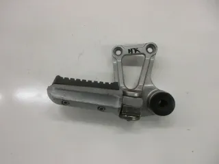 5. Kawasaki GPZ 600 R ZX600A Fußrastenhalter hinten rechts mit Fussraste Sozius - Bild 1