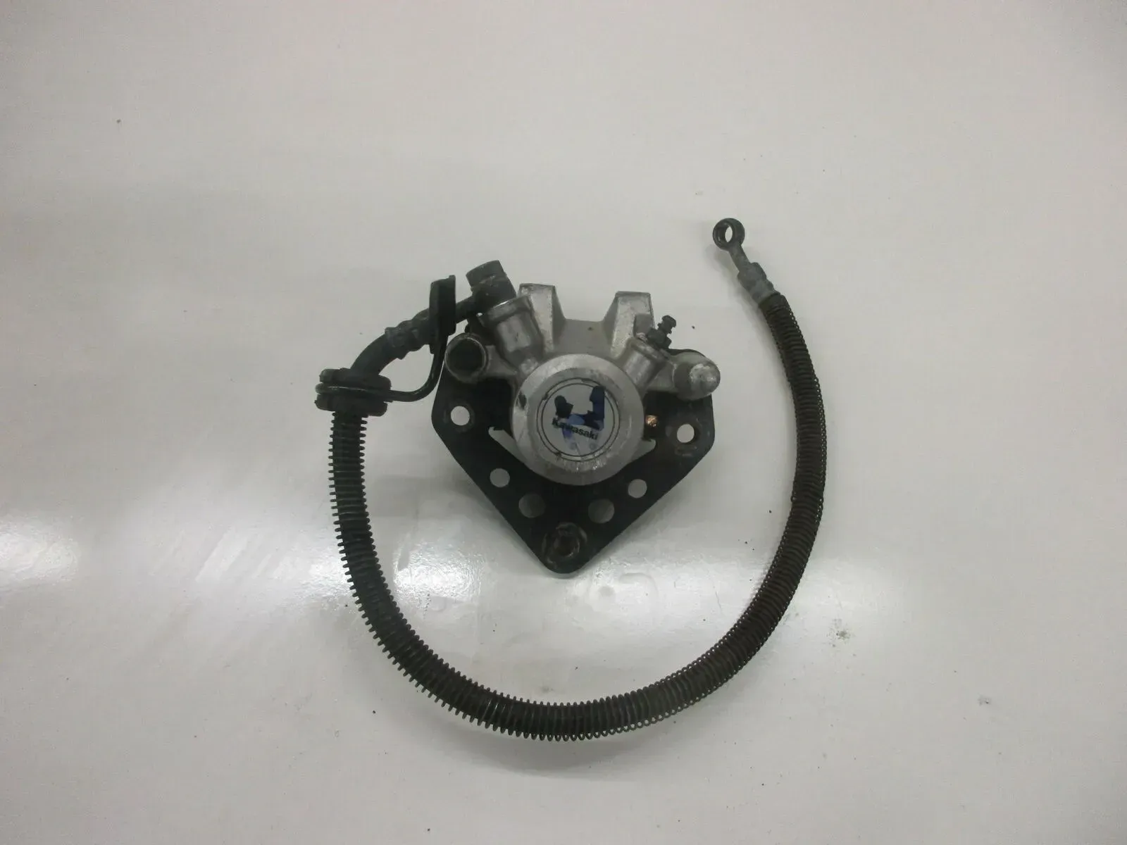 6. Kawasaki GPZ 600 R ZX600A Bremssattel hinten Bremszange Bremskolben Bremse - Bild 1