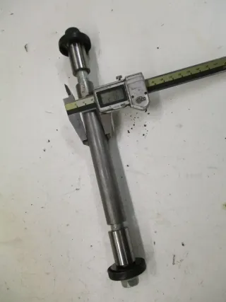 Schwingenachse 14 mm 8. Suzuki GSX 600 F GN72B Lagerhülsen 22 mm Achse axle swin - Bild 1