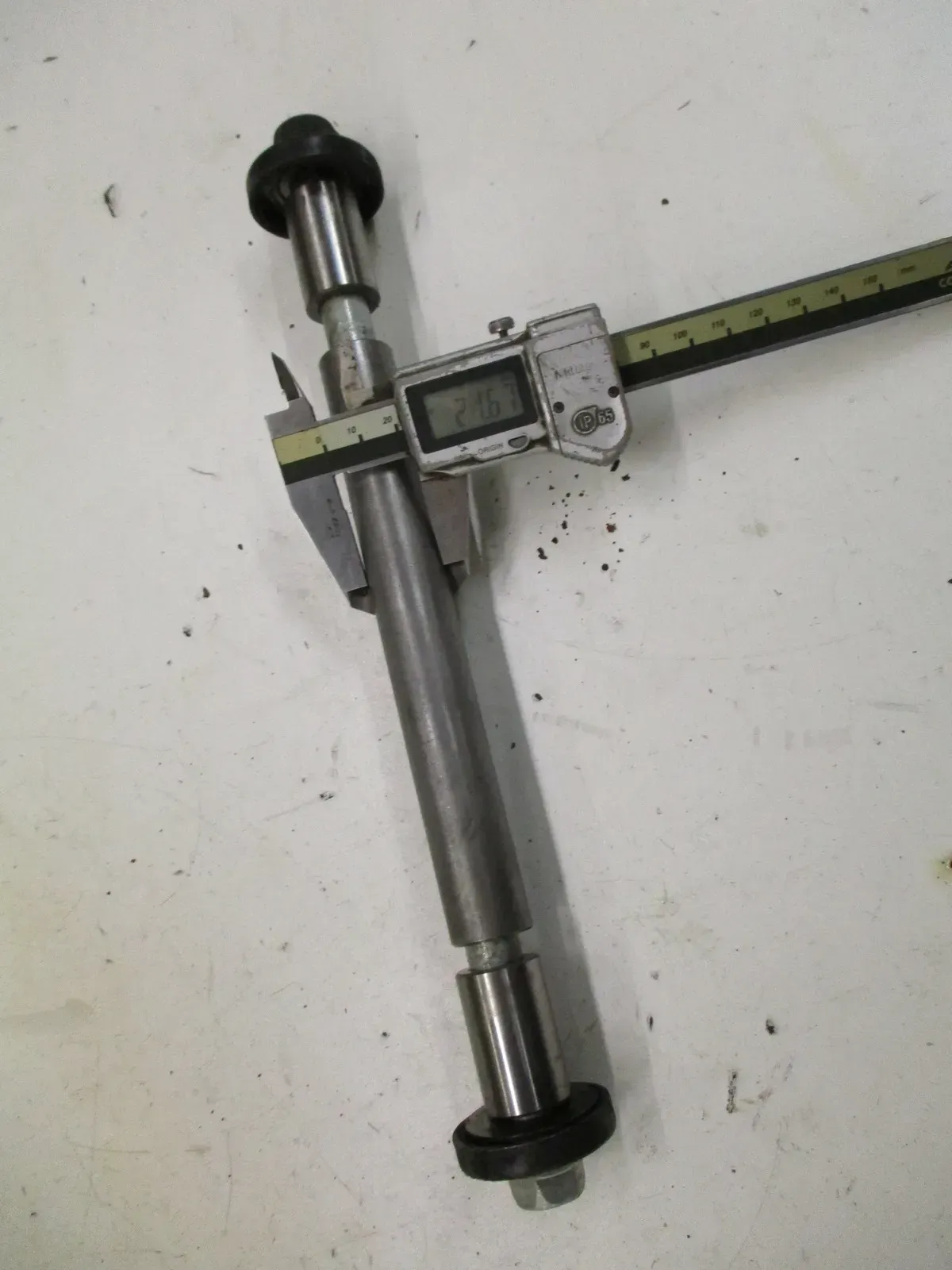 Schwingenachse 14 mm 8. Suzuki GSX 600 F GN72B Lagerhülsen 22 mm Achse axle swin - Bild 1