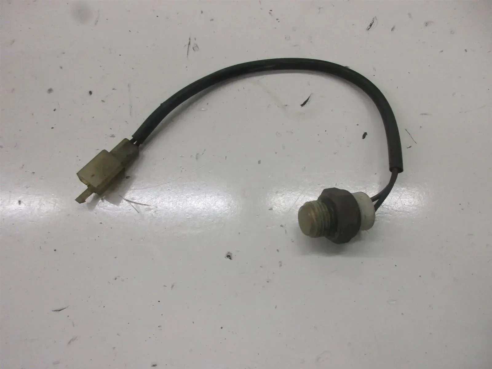 Suzuki RF 900 R GT 73 B Lüfterschalter Sensor Schalter Motor Kühlerschalter - Bild 1