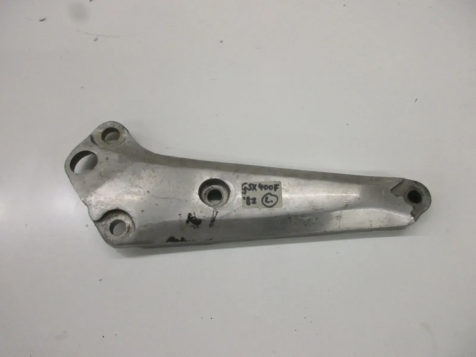 Fußrastenhalter links Fußraste Suzuki GSX 400 F GS 40 X FD Fußratsenhalter - Bild 1