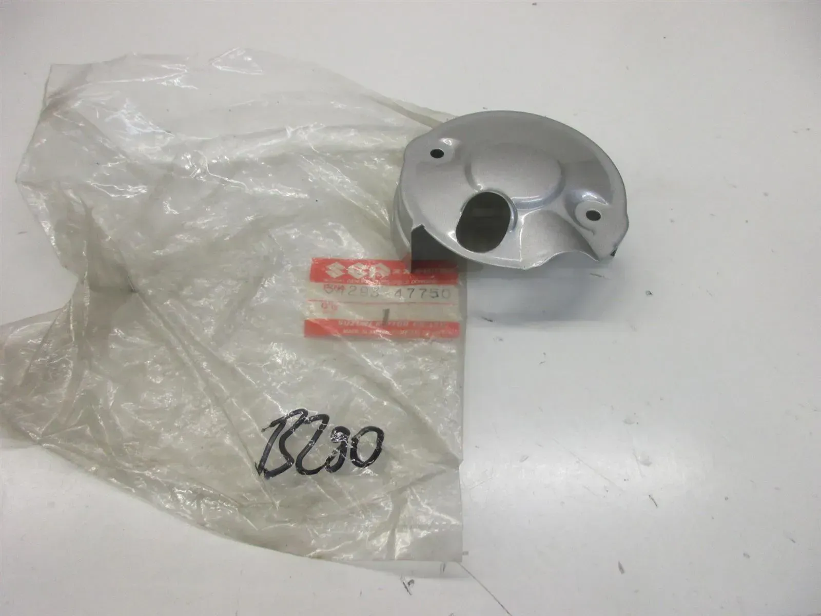 B290. Suzuki GS 550_650 Tachogehäuse Tacho Tachobecher Gehäsue 34293-47750 - Bild 1