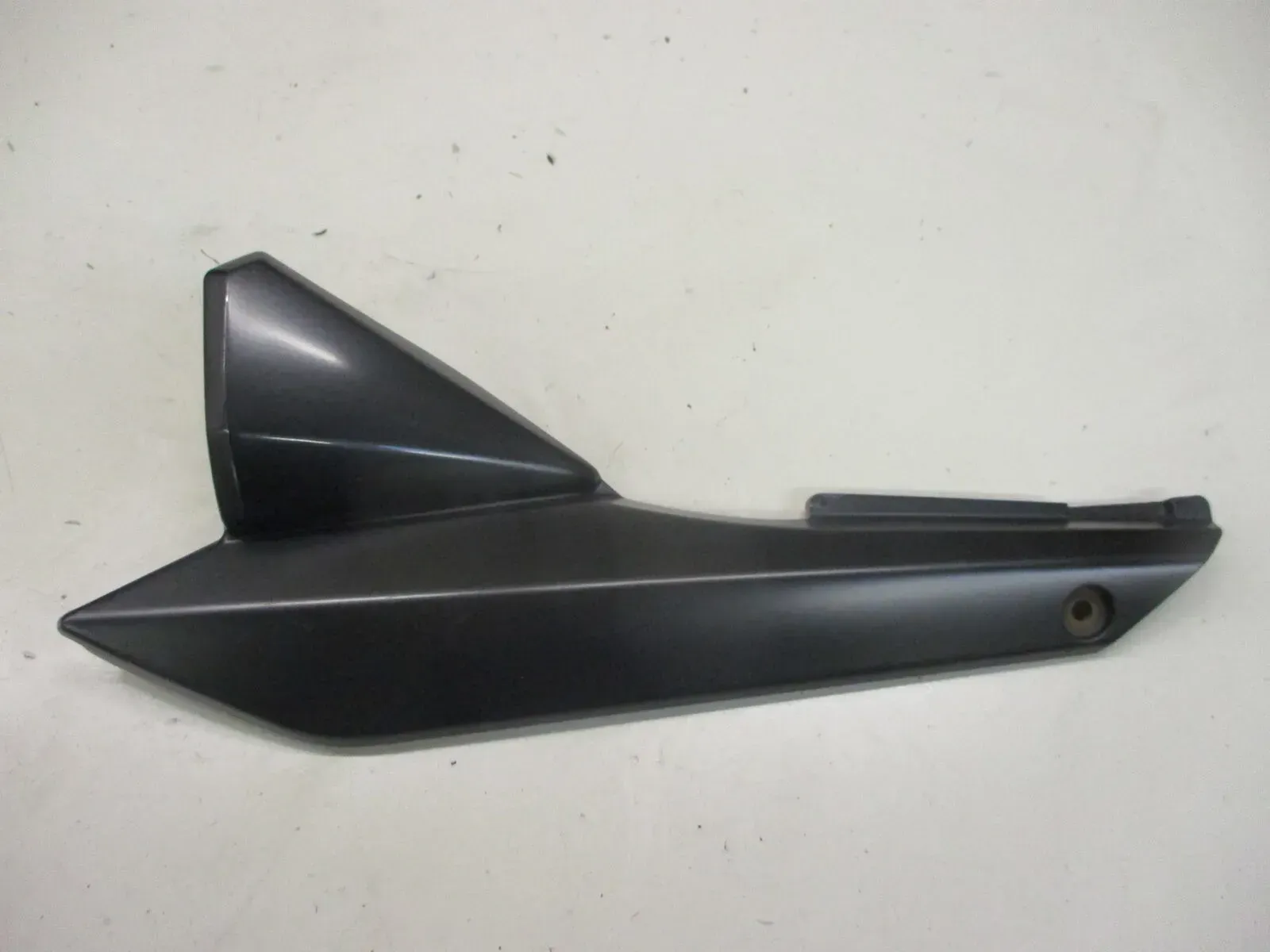 Verkleidung Seitendeckel 1. Suzuki GSF 650 S_SA ABS Bandit WVB5 Sitzbank links - Bild 1