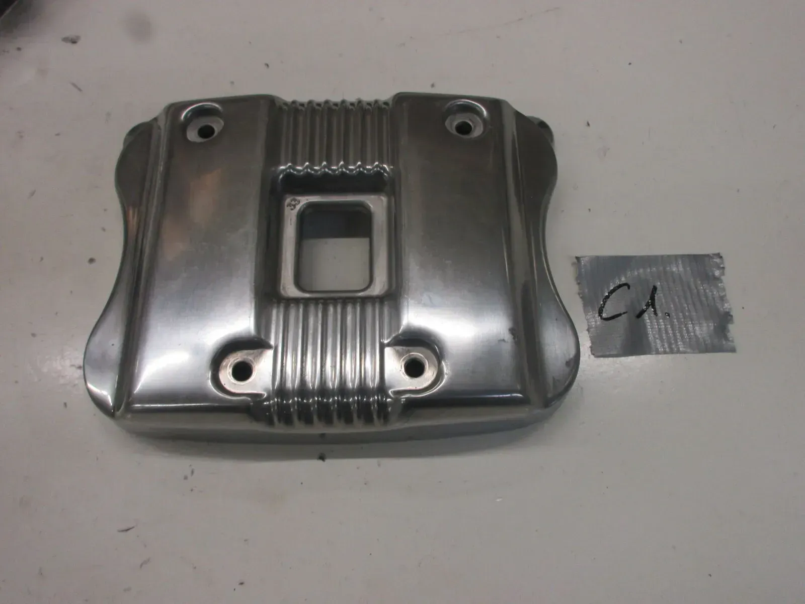 Motordeckel vorne Ventildeckel C1. Harley Davidson XL 1200 L Rockerbox 17581-04 - Bild 1