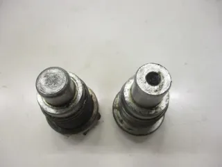 1. Honda Gl 1200 SC 14 Goldwing Schwingenbolzen Lagerzapfen Schwingenachse bolt - Bild 3