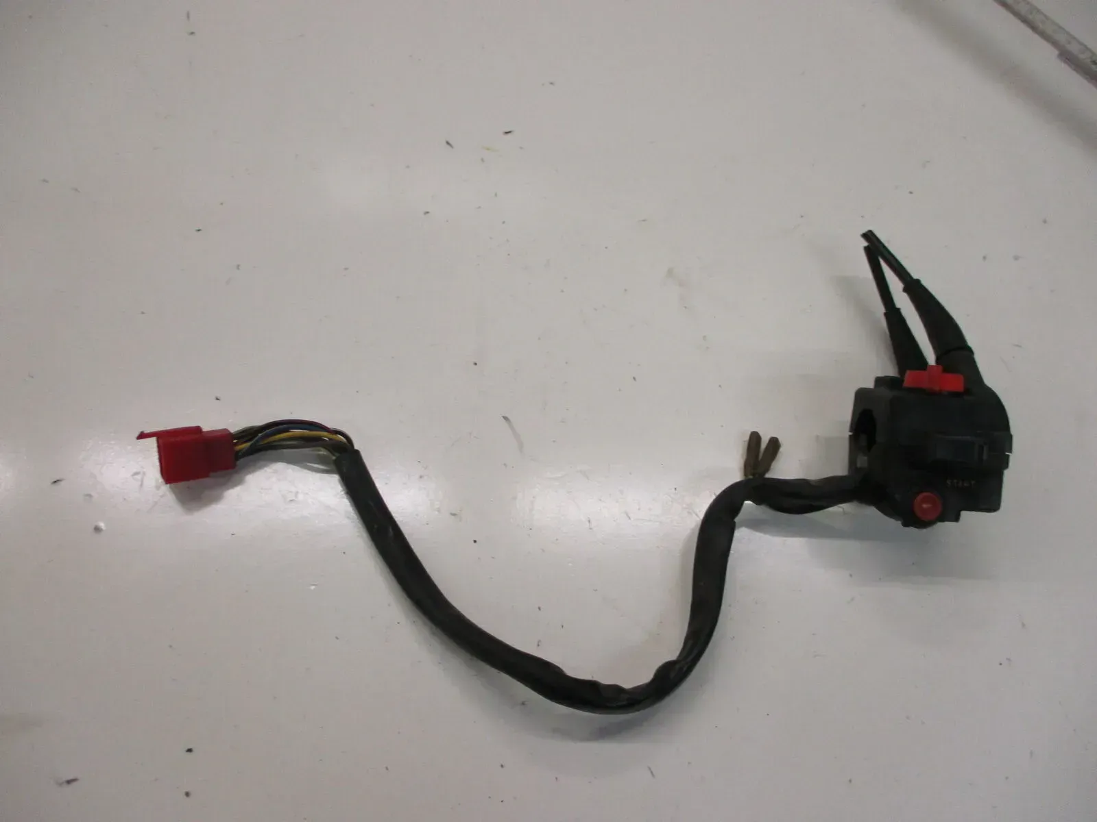 3. Honda CB 900 F_F2 Bol d`Or SC01 Lenkerschalter Lenkarmatur Lenker rechts swit - Bild 1