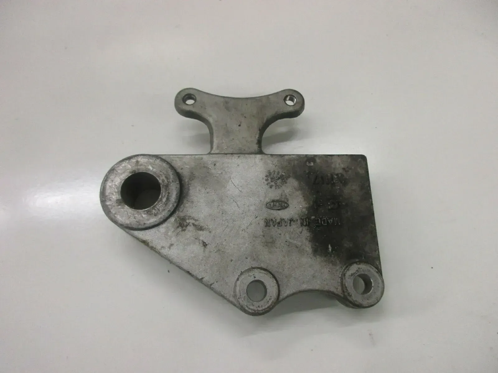 Kawasaki KLE 500 A LE500A Bremssattelhalter hinten Bremssattel Ankerplatte - Bild 1
