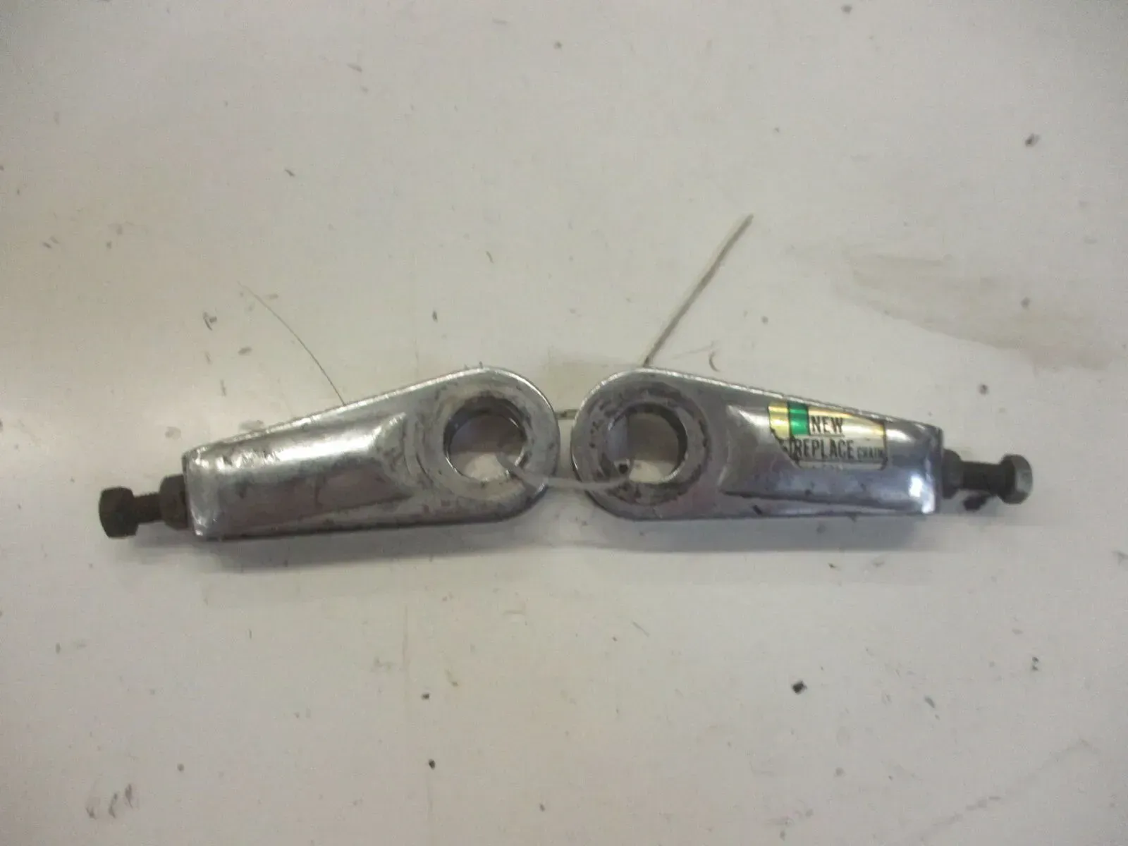 3. Honda CB 650 Four RC 03 Kettenspanner Antriebskettenspanner rechts links - Bild 1