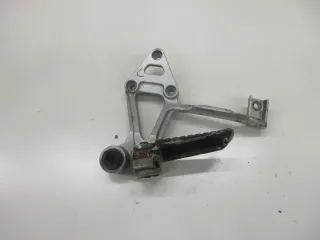 1. Kawasaki GPX 600 R ZX600A Fußraste hinten links Soziusraste Fussrastenhalter - Bild 1