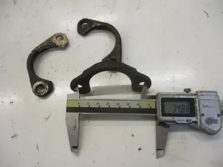 1. Kawasaki EN 500 EN500A Krümmerbefestigung  Auspuffhalter Klemmen Auspuff Krüm - Bild 1