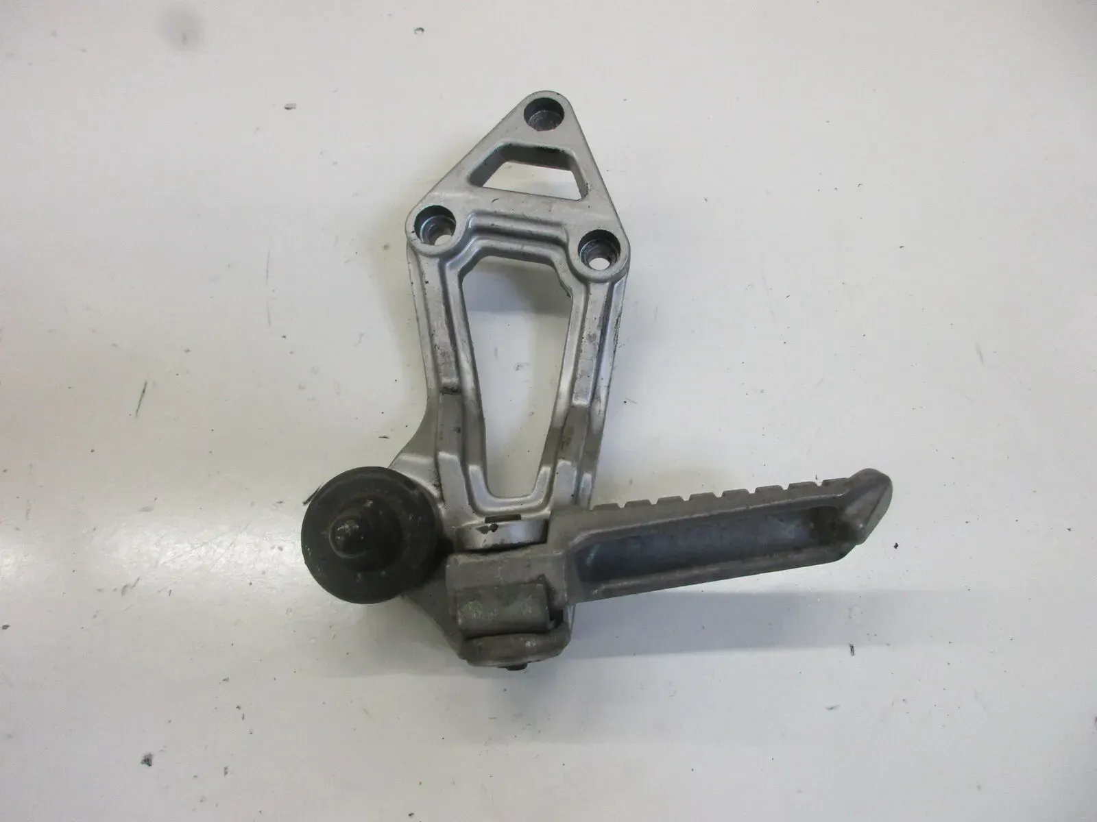 2. Kawasaki ZX-10 Tomcat ZXT 00 B Fußraste hinten links Soziusraste Fussraste - Bild 1