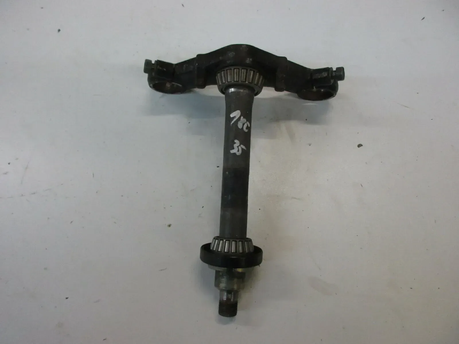O2. Suzuki GS 550 M KATANA Gabelbrücke unten Gabel Standrohr fork bridge - Bild 1