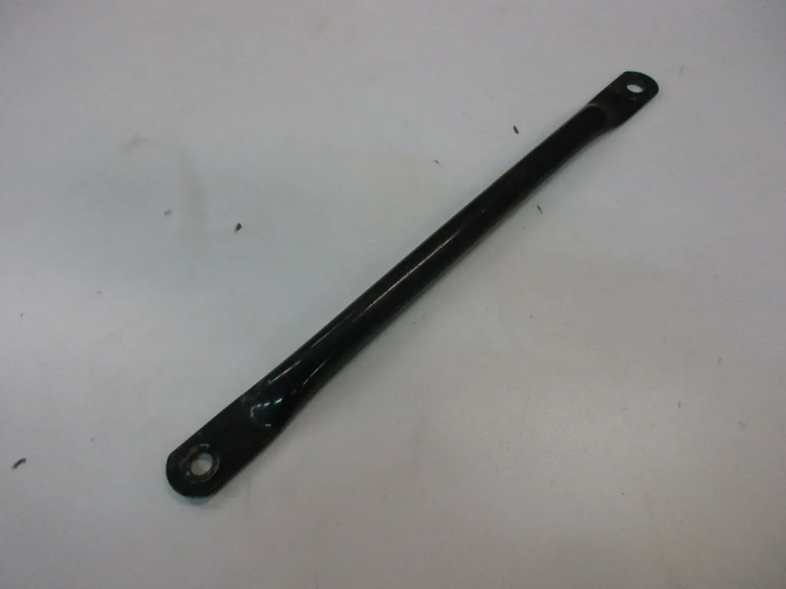 O. Suzuki GS 400 E Bj.80 Reaktionsstrebe Strebe Halter Schwinge Bremssattel - Bild 1