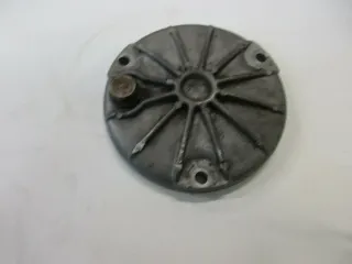 O. Suzuki GS 400 E Bj.80 Ölpumpendeckel unten Motordeckel Deckel Ölpumpe Motor - Bild 2