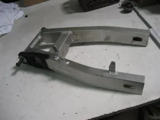 YAMAHA FZS 600 FAZER RJ02 SCHWINGE HINTERRADAUFHÄNGUNG FELGE HINTEN - Bild 2