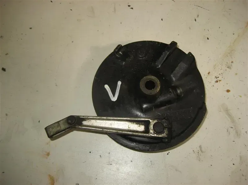 SUZUKI TS 100, TS125 BREMSTROMMEL BREMSANKERPLATTE VORNE TACHOANTRIEB - Bild 1