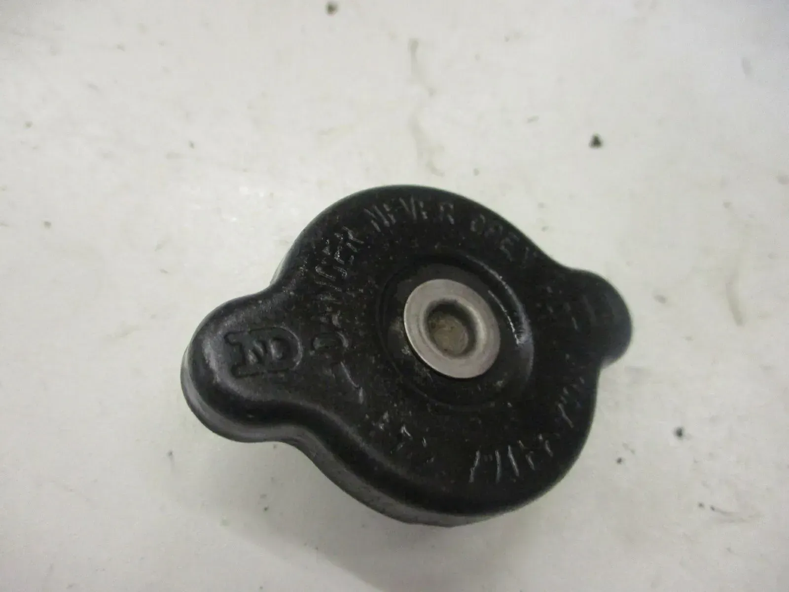 1. Yamaha YZF 750 R 4HN SP Kühlerdeckel Kühlerverschlußdeckel Kühler Verschluß - Bild 1