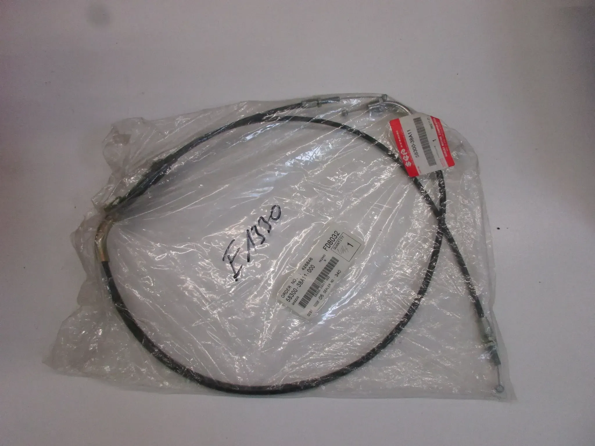 E1330 Suzuki VS 600_750_800 Gaszug Gaszugseil 58300-38A11 bowdenzug throttle - Bild 1