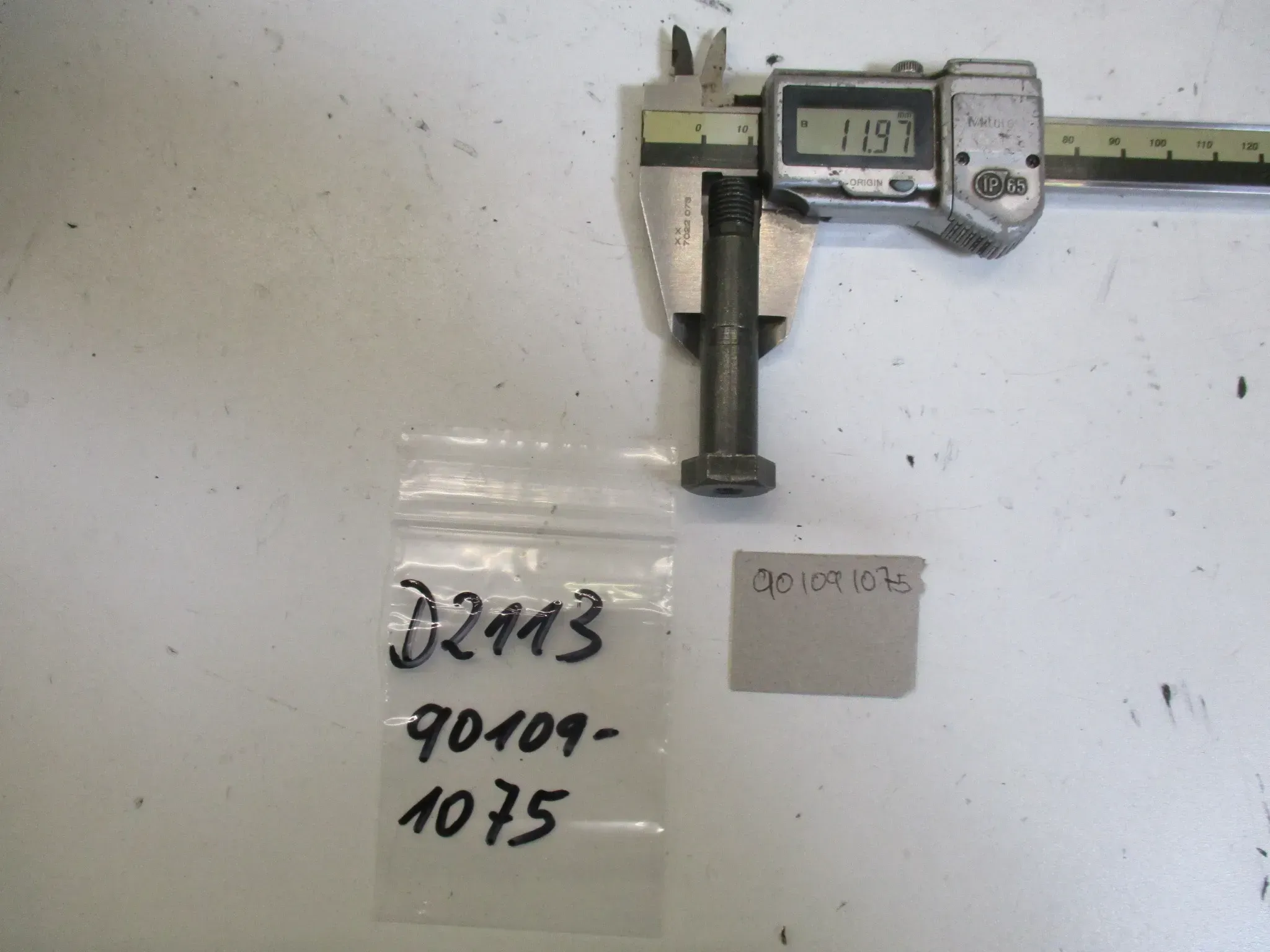 D2113 Yamaha RD 350 LC Bolzen ET 90109-10754 Hauptständer M10x66 mm Schraube bolt - Bild 1