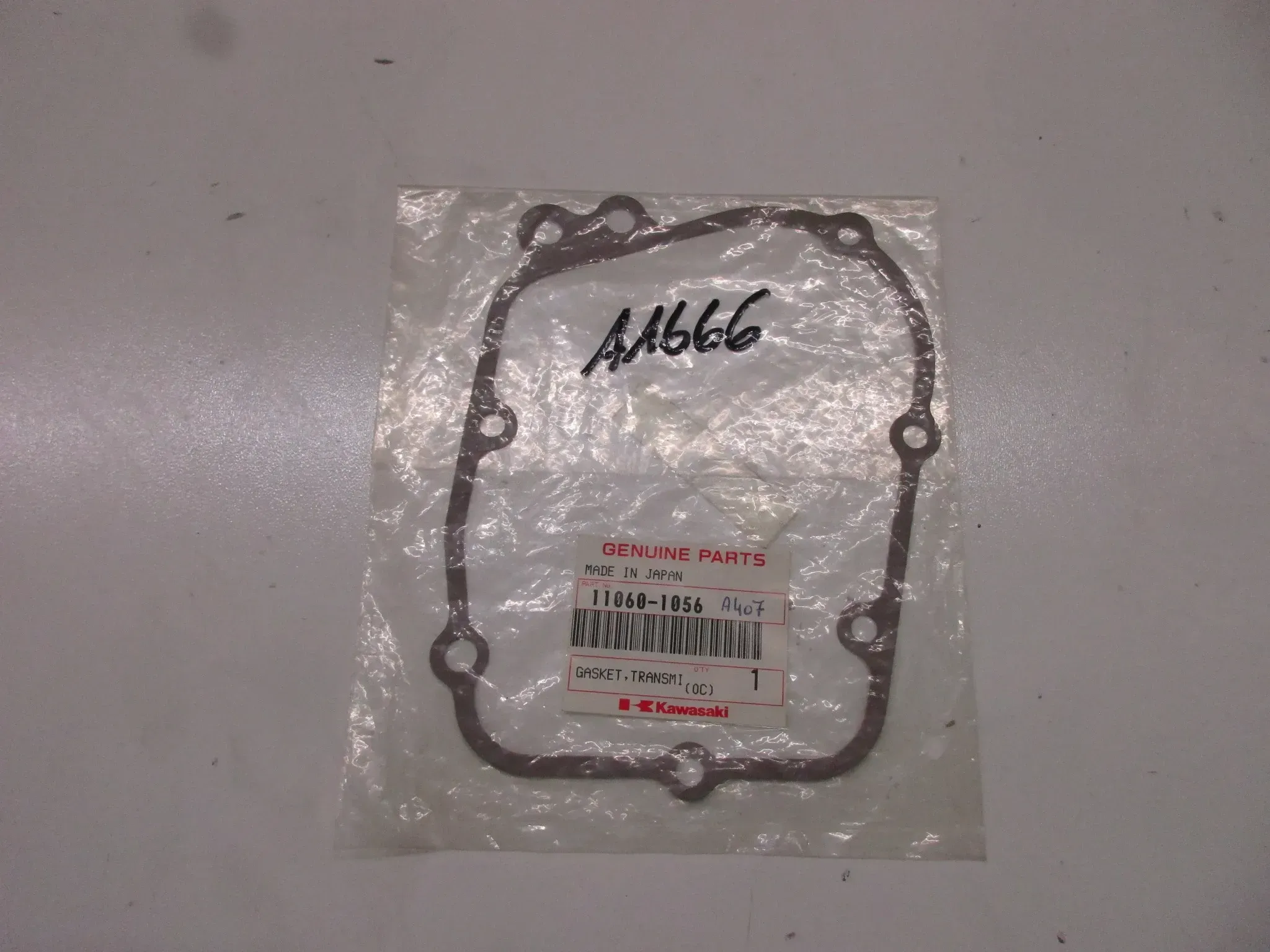 A1666 Kawasaki Z 650_750_1000 Getriebedeckeldichtung Motor 11060-1056 Original gasket - Bild 1