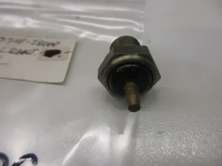 R1109 Suzuki TS 125 Neutralschalter Motor 37710-28000 Getriebe Sensor - Bild 2