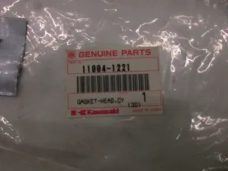 A1585 Kawasaki Z 400 FII ZX 400 Zylinderfußdichtung Motor 11004-1221 Original gasket - Bild 4