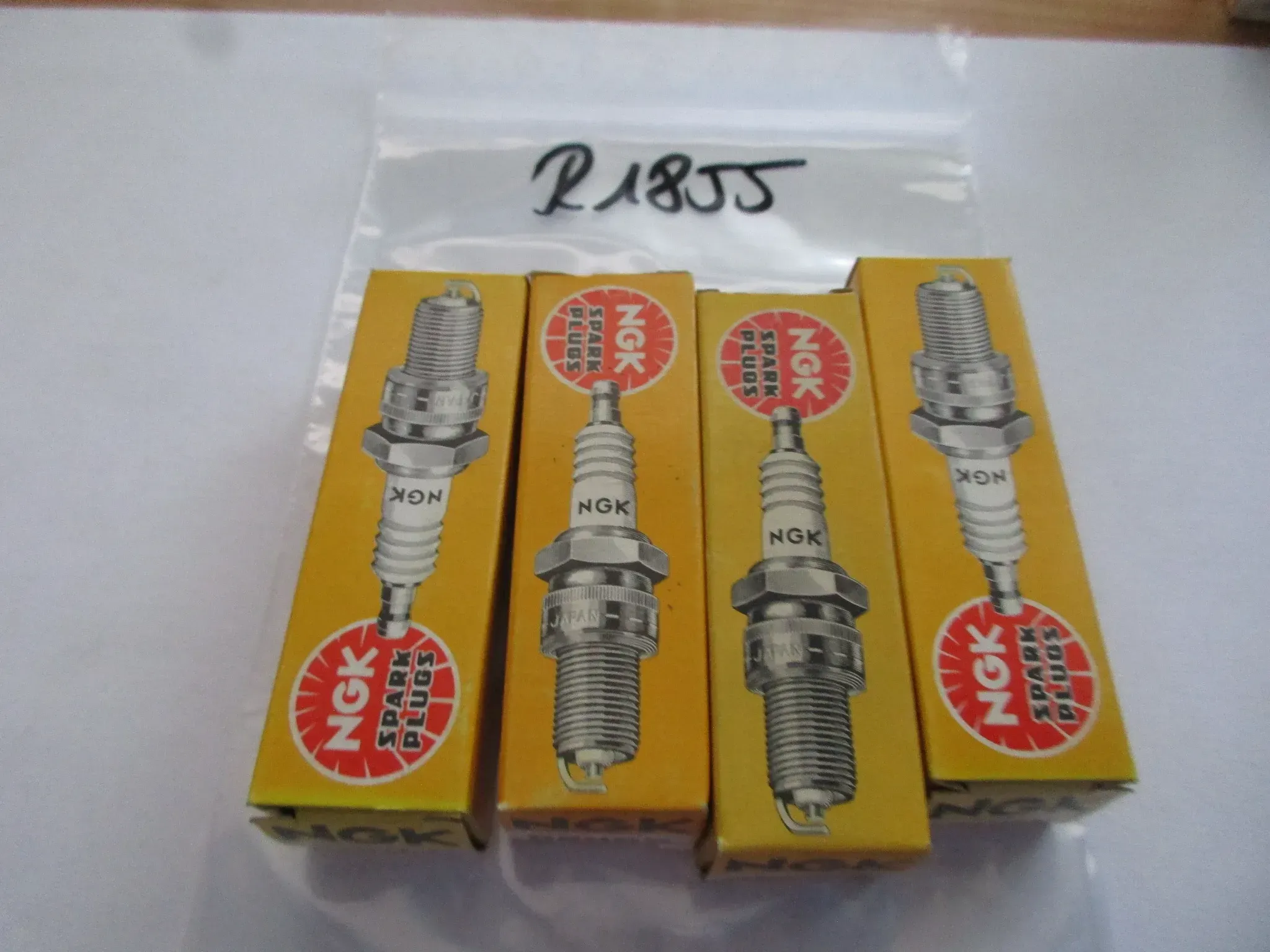 R1855 NGK B8HCS BMW Kawasaki Yamaha Zündkerzen Ø 14 mm Motor - Bild 1