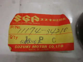 E806. Suzuki GS 650 M Zyinderkopfabdeckung Ventildeckel 11174-34210 Motor Deckel - Bild 4