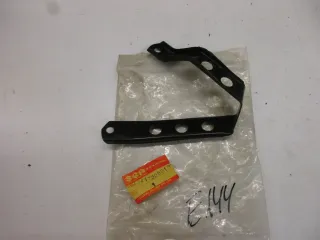 E144. Suzuki DR 250 SE Aufnahme Halter 61341-30501 Bügel Schwinge Kettenschutz - Bild 4
