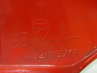W135. Ducati 899_1199 Panigale Verkleidung hinten rechts Heck Sitz 482111671A - Bild 5