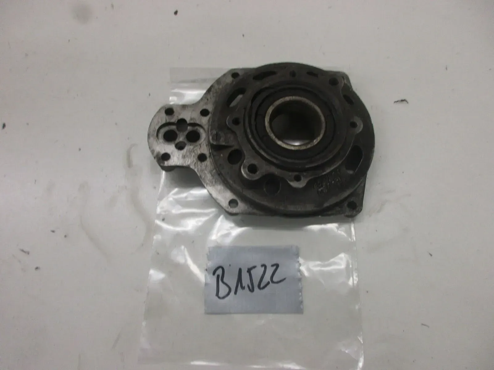 Kurbelwellendeckel B1522 BMW R51/3 Motordeckel Kurbelwelle Motor 252401 - Bild 1