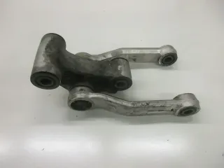 10. Kawasaki GPZ 600 R ZX600A Federbeinumlenkung Aufnahme Stoßdämpfer Schwinge - Bild 3