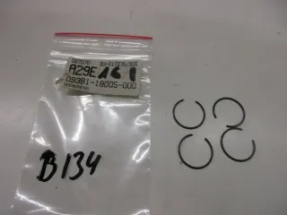 B134. Suzuki GSF 600_1250 S Sicherrungsring Sprengring Motor Antrieb 09381-18005 - Bild 1