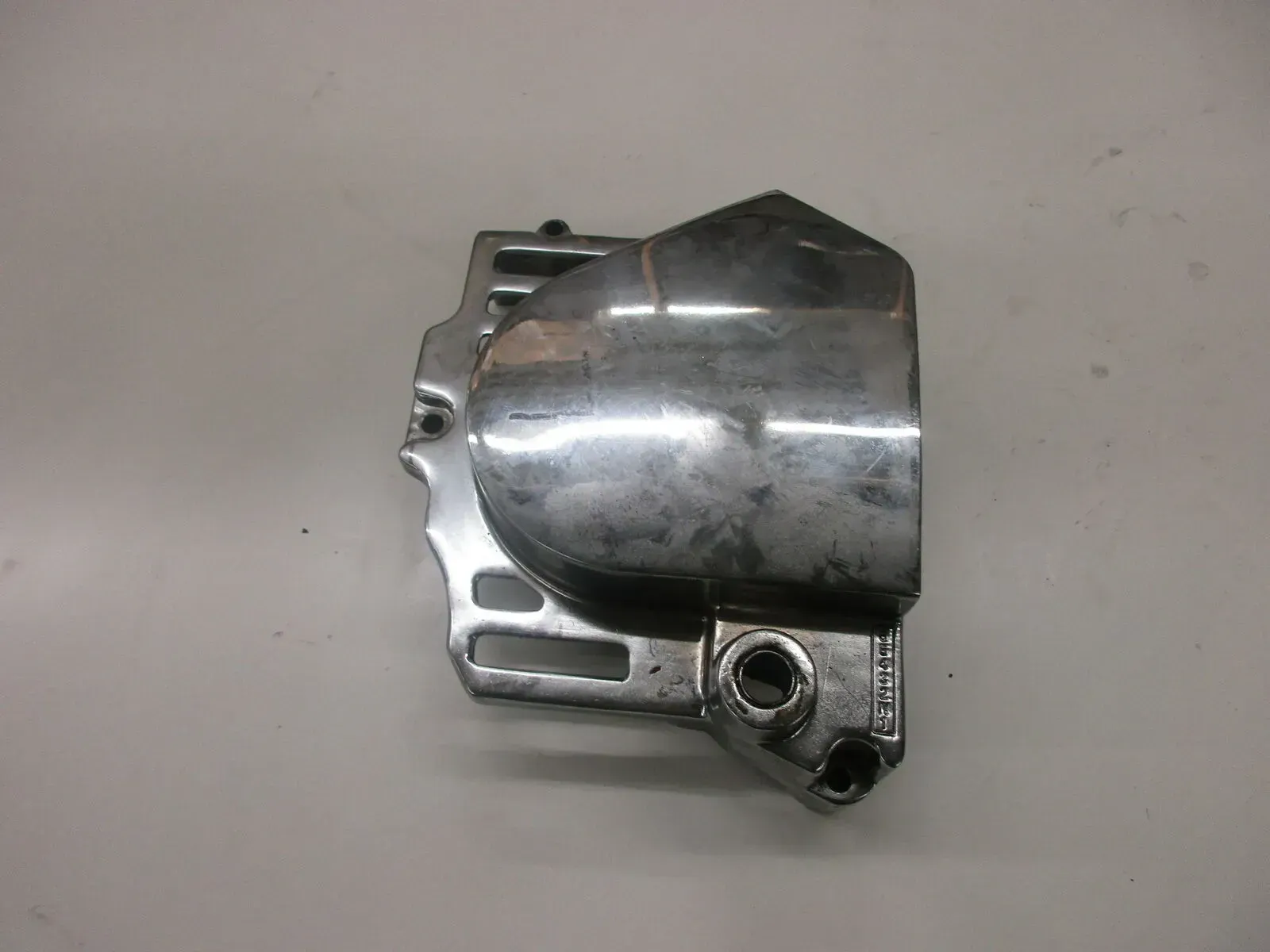9. Kawasaki GPZ 600 R ZX600A Ritzelabdeckung Motordeckel Kettenschutz Motorgehäu - Bild 1