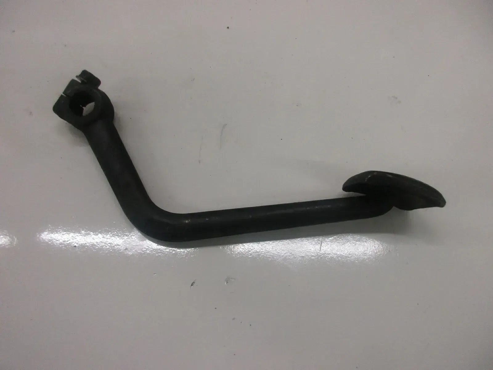 2. Kawasaki GPZ 305 EX305A BD Bremspedal Bremshebel unten brake pedal - Bild 1