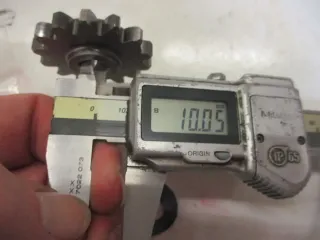Ritzel #1 Zahnrad 1. Honda CBR 600 RR PC 37 Kettenrad 14 Zähne Beilegescheiben G - Bild 3