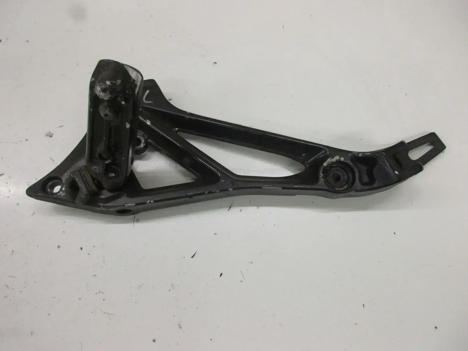1. Suzuki GSX 550 ES_EF GN 71 D Fußrastenhalter mit Fußraste links Fußrastenbrüc - Bild 1