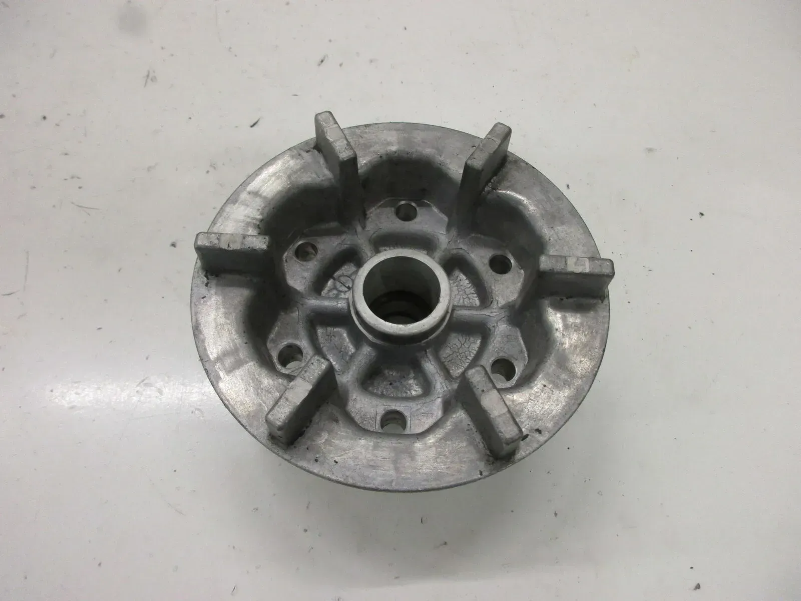 2. Suzuki GSX 550 ES_EF GN 71 D Kettenradträger Antrieb Mitnehmer Aufnahme Felge - Bild 1