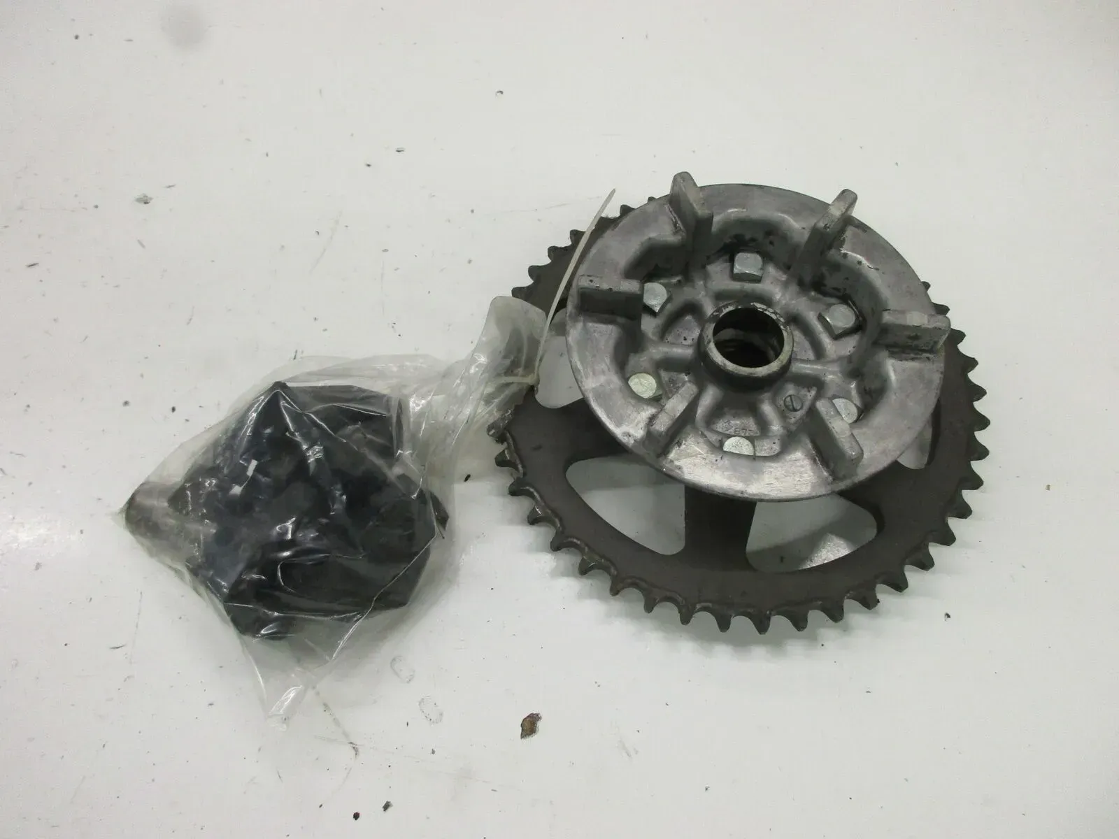 1. Suzuki GSX 550 ES_EF GN 71 D Kettenradträger mit Anfahrgummi Ruckdämpfer - Bild 1