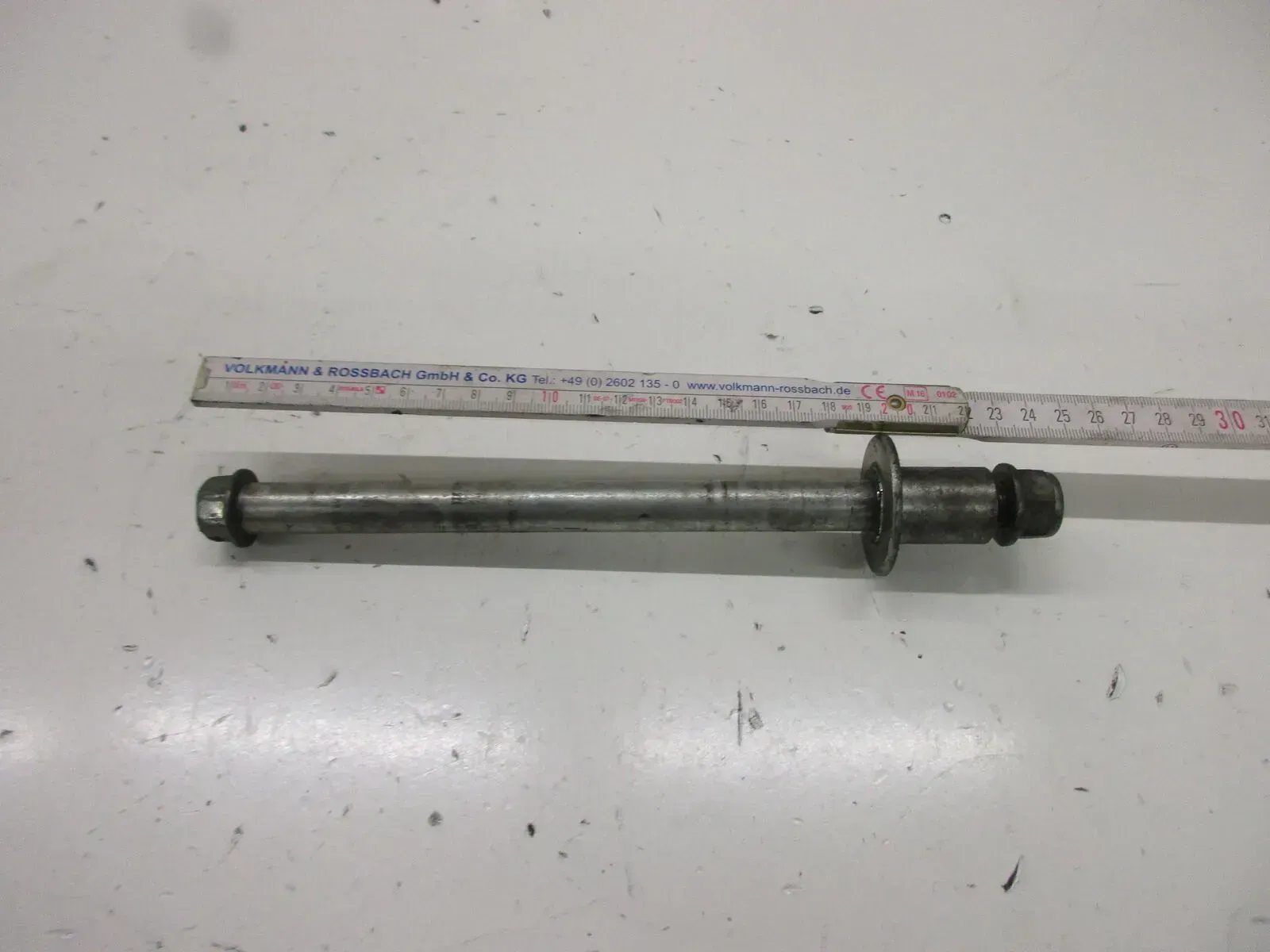 4. Suzuki GS 500 E GM 51 B Steckachse vorne 15 mm Achse Vorderrad Felge axle - Bild 1
