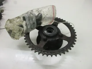 Kettenradträger mit Ruckdämpfer 2. Suzuki GSX 600 F GN 72 B Felge Antriebsgummi - Bild 5